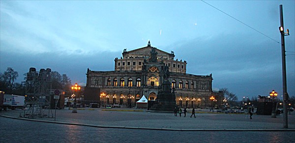 203-Дрезден, Опера Земпера
